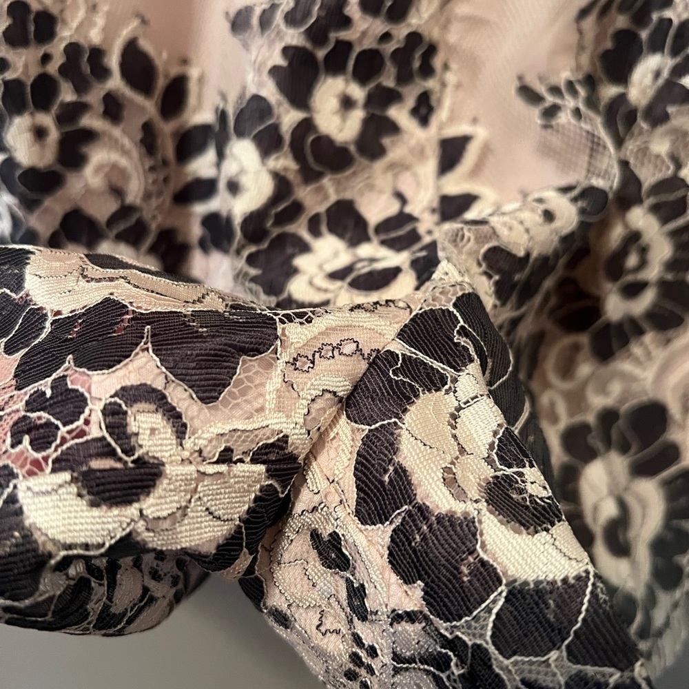 Strut & Bolt Black Floral Lace Romper Size Medium - Picture 2 of 4